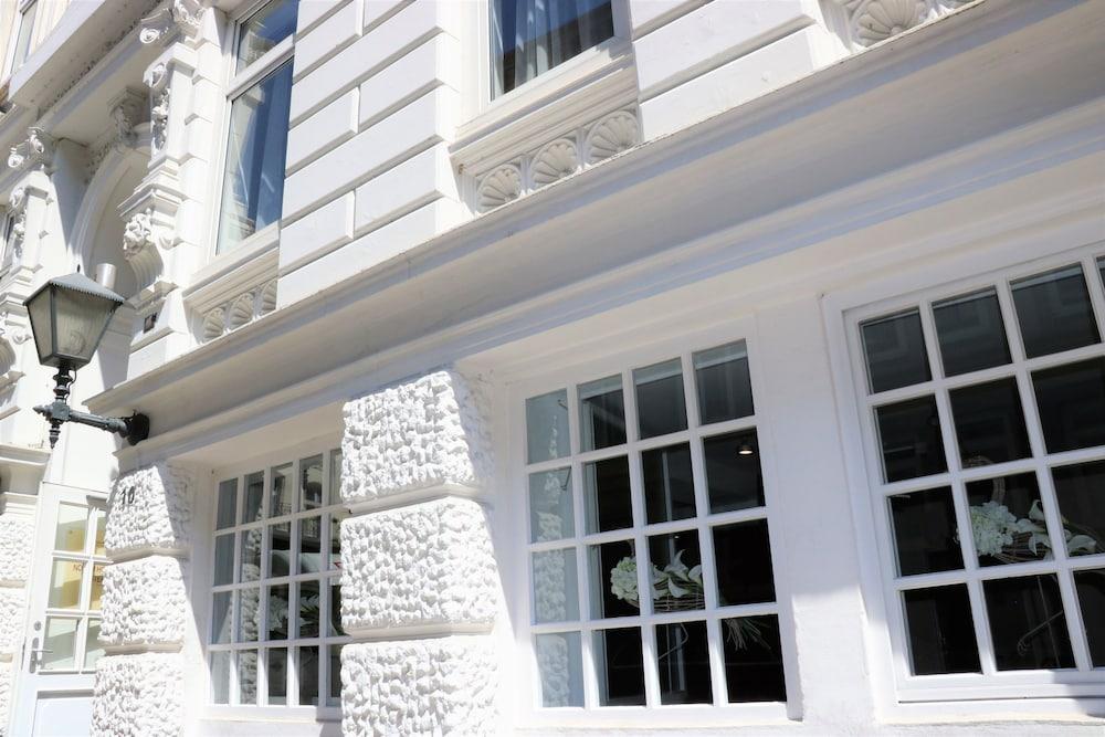 Hotel Alster Hamburgo Exterior foto