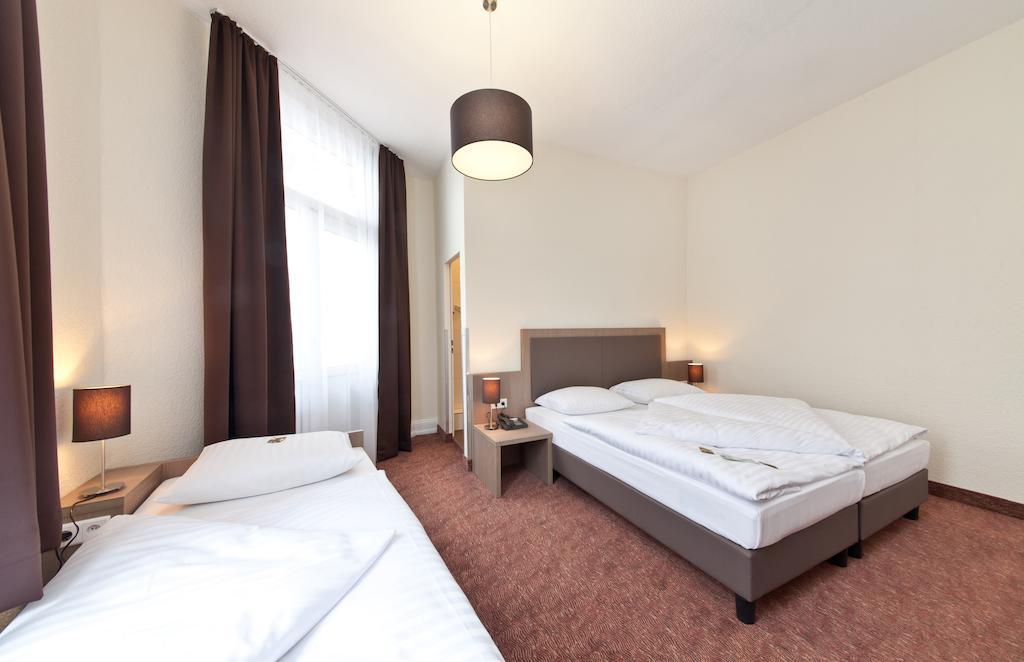 Hotel Alster Hamburgo Exterior foto